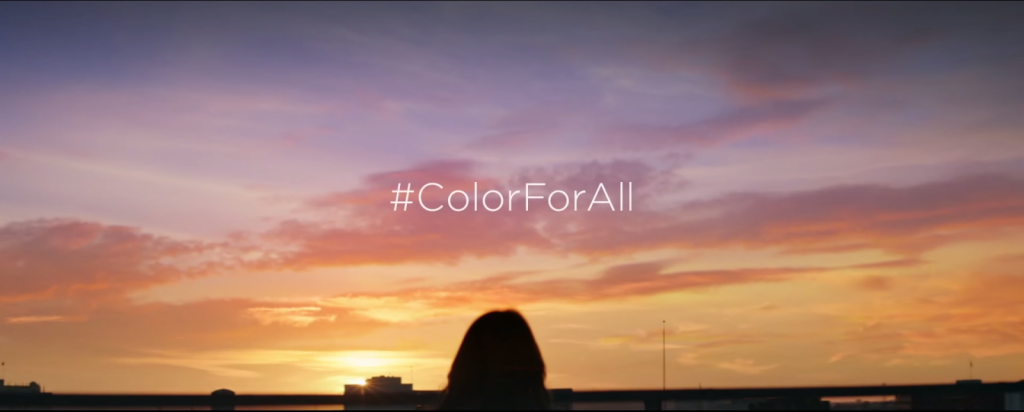 Mira como unas gafas cambian su mundo a color - Makía