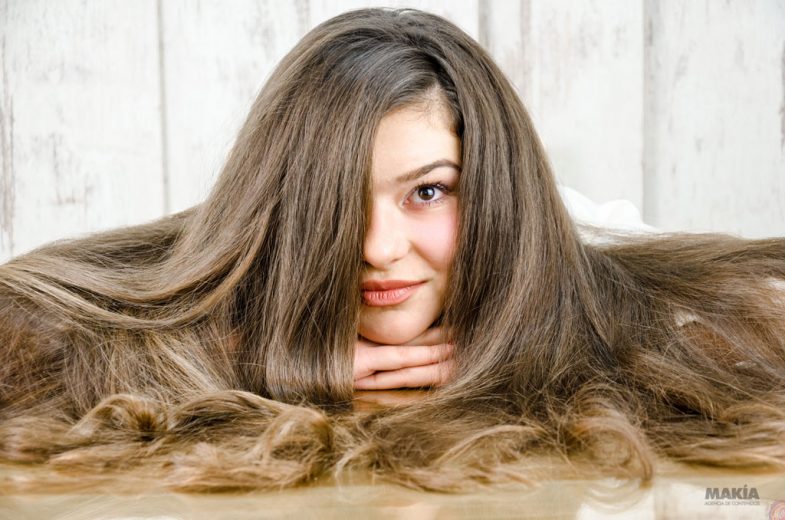 Los cuidados que una mujer con DEMASIADO CABELLO debe