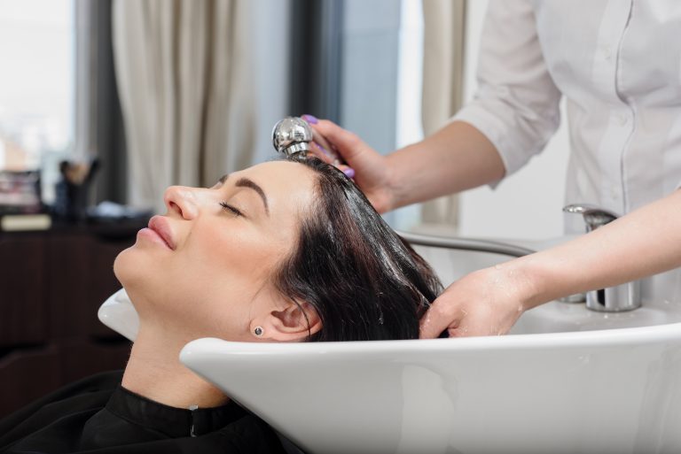 Lavado del cabello 10 tips para un resultado profesional Makía